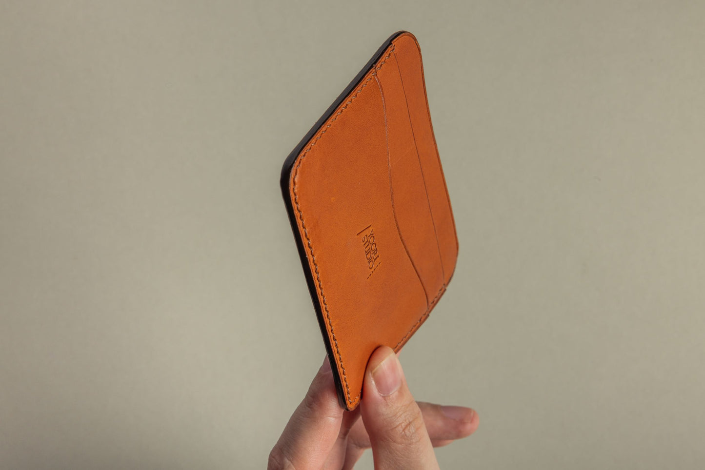 Rounded cardholder 3CC (brick)